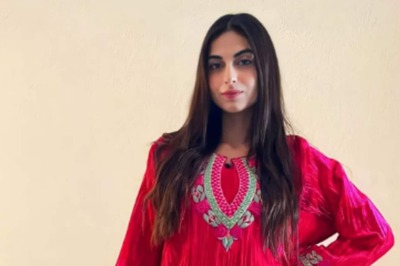 How Kashmiri Actress Farhana Bhat Forayed Into Bollywood Against All Odds