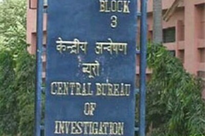 Gujarat hands over Prajapati case to CBI