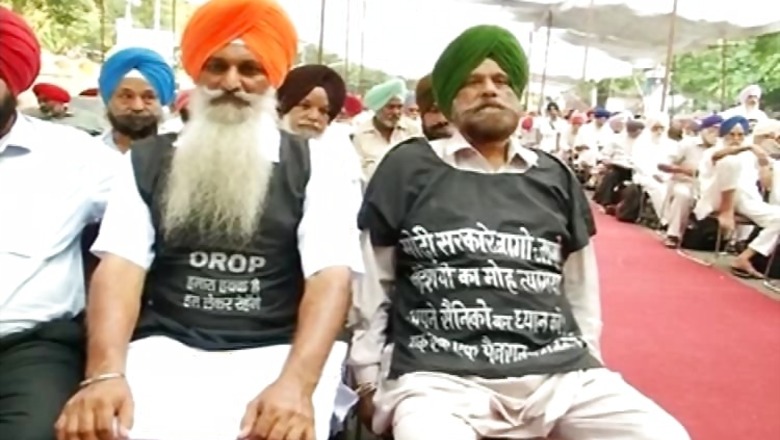 Ex-servicemen delegation meets Finance Minister on OROP issue