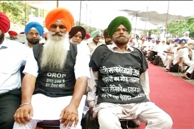 Ex-servicemen delegation meets Finance Minister on OROP issue