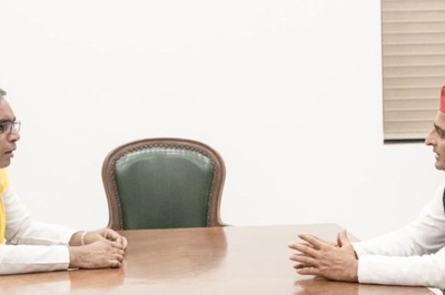 Om Prakash Rajbhar’s SBSP Seals Alliance With SP for UP Polls, Seat Sharing Yet to be Finalised