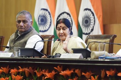 Pakistan in Talks With India for Bilateral Meeting Between Qureshi, Sushma Swaraj: Pak Foreign Office