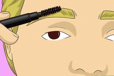 How to Trim Your Eyebrows