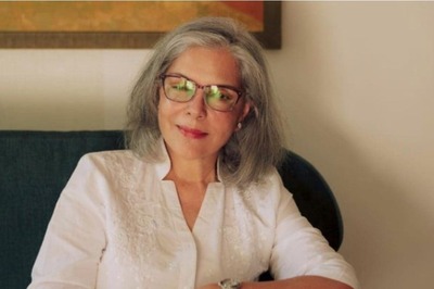 Zeenat Aman Recalls Escaping Fan Frenzy In A Police Van; Says 'Back Then They Were Real Stars...'