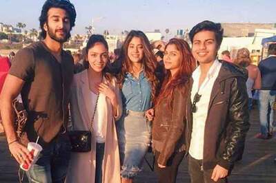 Snapshot: Jahnvi Kapoor, Alaviaa Jaaferi step out in style with friends