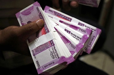 Rupee Rises 4 Paise Against US Dollar in Early Trade