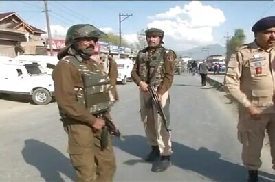 Two CRPF Jawans Injured in Pulwama Grenade Attack