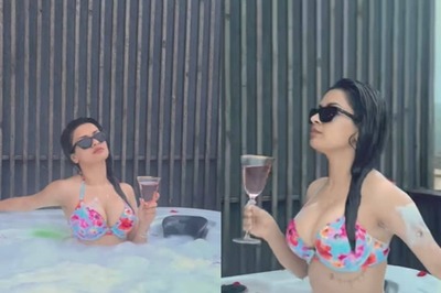 Sexy! Avneet Kaur Raises the Temperature in a Bikini, Unwinds in a Hot Tub; Watch
