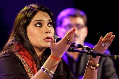 Snapshot: Shiv Sena men climb on stage during live Sufi performance
