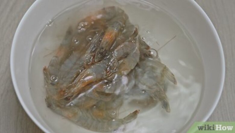 How to Clean Prawns