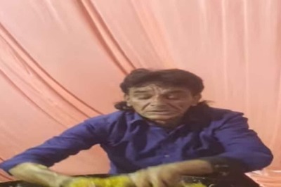 At Jaipur Wedding, Man Mixes Noodles With Hands; Internet Not Sure Of Having It