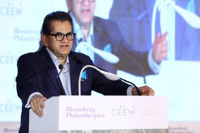 India Should Aim for 100% Electric 2W and 3W Sales in Next 5 Years: Amitabh Kant