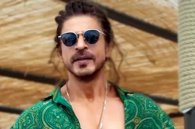 Shah Rukh Khan’s Green Paisley Print Green In Besharam Rang Song Costs ...