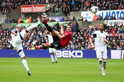Manchester United cruise to 4-1 win against Swansea
