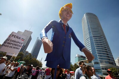 Thousands of Mexicans Take to the Streets to protest against Trump