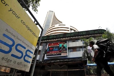Stocks Get Off to Cautious Start, IT, Realty Give Support