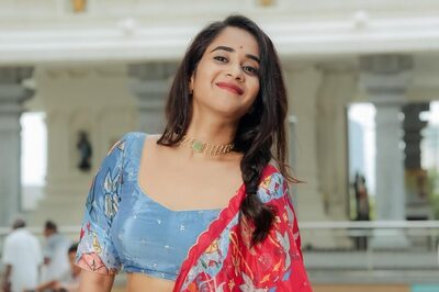 Big Boss Telugu Fame Deepthi Sunaina Looks Elegant In Traditional Outfit