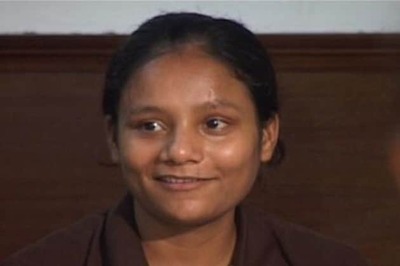 Arunima becomes first Indian amputee to scale Mt Everest