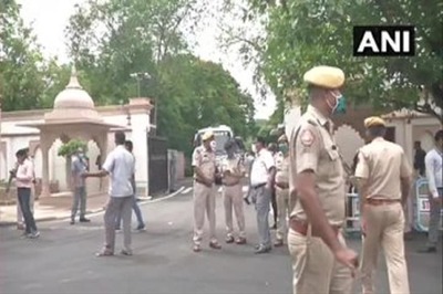 Congress Resolution Targets 'Anti-party Elements', MLAs Shifted to Hotel as Resort Politics Begins