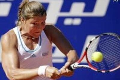 Safina ends Serena's win streak at German Open