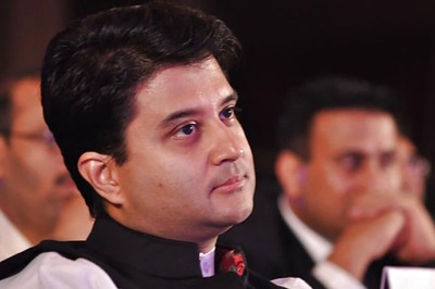 Jyotiraditya Scindia Emerges as Congress CM Face in Madhya Pradesh, Old Guards Pass on the Baton