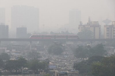 As Smog Covers Mumbai, B-Towners Complain About City's Air Quality