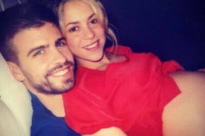 Shakira posts bare baby bump picture on Twitter