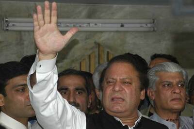 Pakistan: Former premier Sharif escapes plane accident