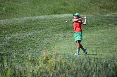 Hee Young Park shoots 61 to take lead at Manulife LPGA