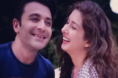 Actress Samekhsa Singh Ties the Knot with Singer Shael Oswal in Singapore