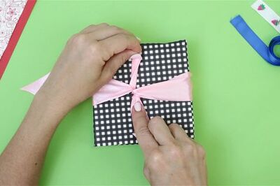 How to Tie a Bow with Ribbon: 3 Easy Options