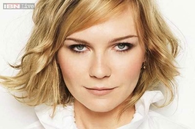 Kirsten Dunst goes topless for French magazine cover