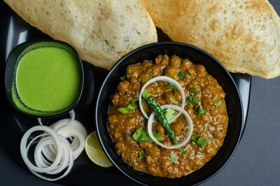 Russia-Ukraine War Impact: Your Favourite Vada Pav, Chola Bhatura Set to Cost More