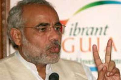 Modi dares Rahul to convince Gujarat of his politics