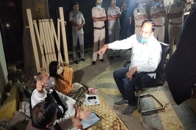 Mayors Stage Dharna Outside Delhi CM's Residence Over Fund Crunch; AAP, BJP Trade Charges