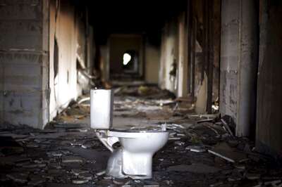 Railway develops water-saving vacuum toilet