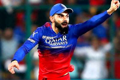 Virat Kohli Shoots Down the Stumps With Lightning Fast Reactions and Shahrukh Khan is Run Out | WATCH