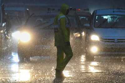 Rains Abate in Mumbai, Transportation is 'Normal'; IMD Issues Red Alert for 'Extremely Heavy' Rainfall in Isolated Areas
