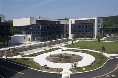 Regeneron pain drug put on clinical hold