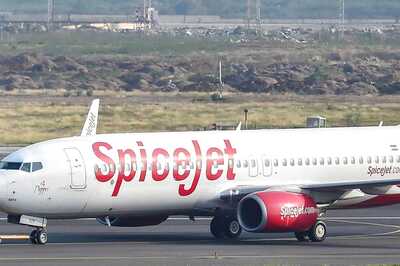 SpiceJet Surges As Airline Plans Fund Raising, Consider Q4FY22 Results; Should you Invest?