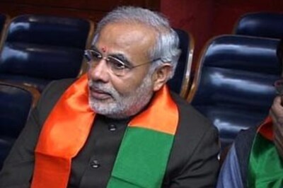 Modi slams govt on price rise, Pranab alleges politics