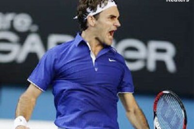 Federer, Safina reach Australian Open quarters