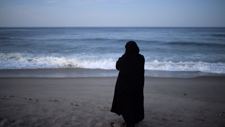 Muslim Woman Who Refused Handshake Denied French Citizenship