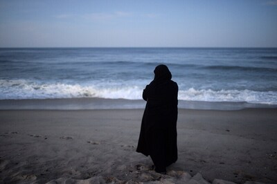 Muslim Woman Who Refused Handshake Denied French Citizenship