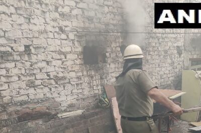 Fire Breaks Out at Godown in Delhi's Peeragarhi Chowk Area, No Casualties
