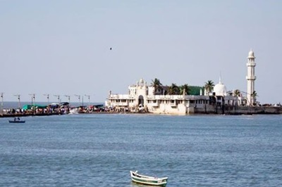 Trupti Desai Enters Haji Ali Dargah Amid Tight Security