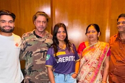 'Ones Who Make my Heart Smile': Rinku Singh Shares Picture of Family Alongside KKR Owner Shah Rukh Khan
