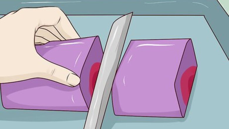 How to Use a Lush Bubble Bar