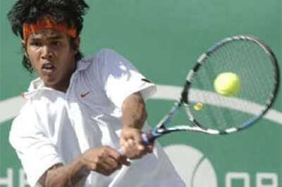 Indian wildcard Devvarman stuns Moya in Chennai