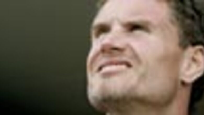 Coulthard fumes after qualifying crash